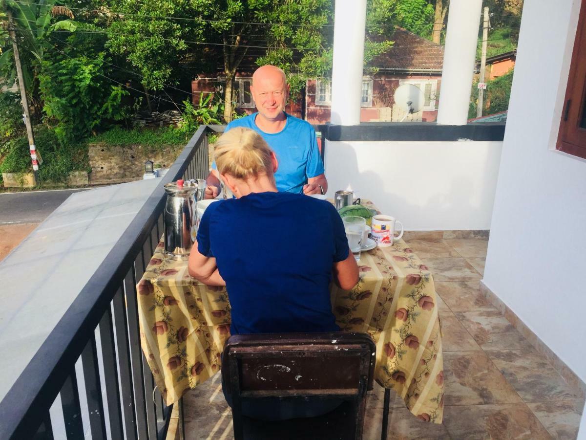 Ivana Homestay 캔디 외부 사진