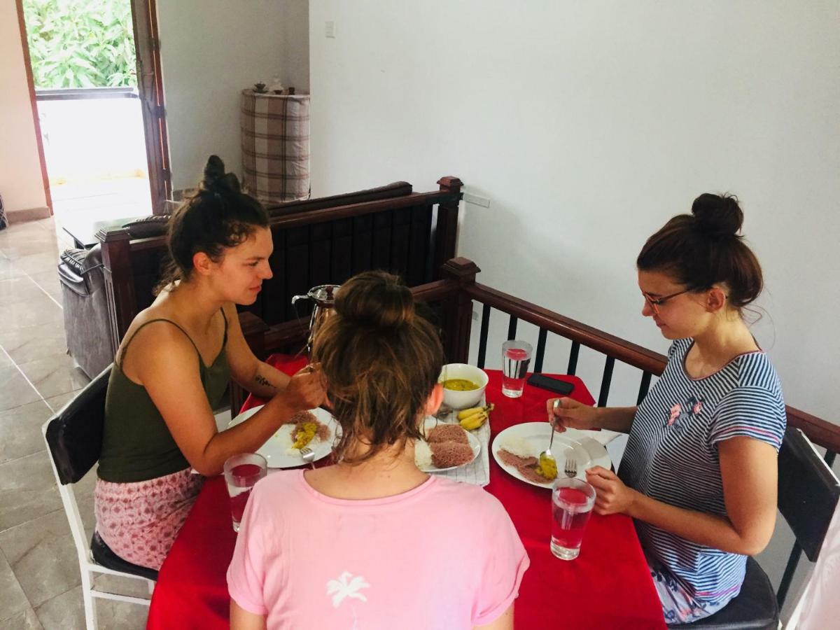 Ivana Homestay 캔디 외부 사진